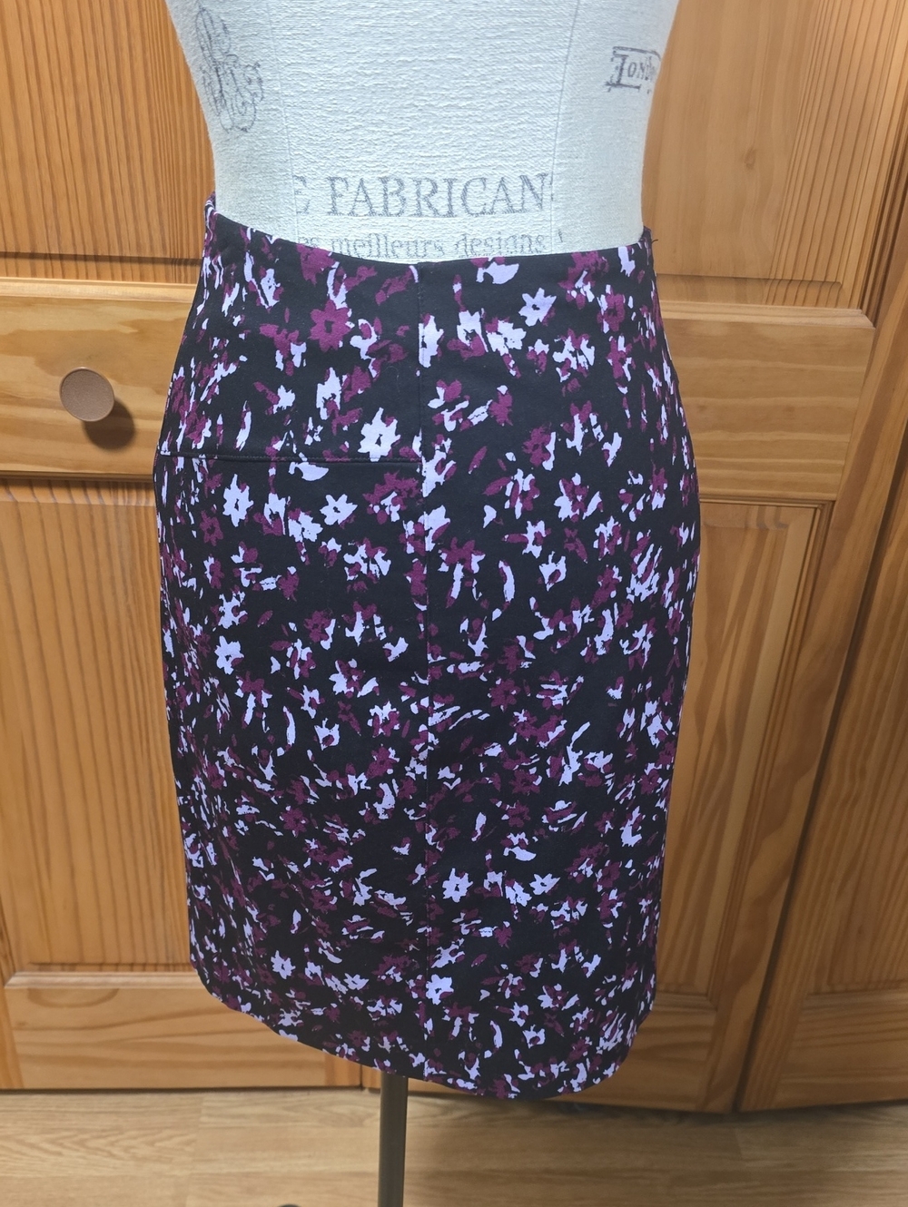 Floral Print Pencil Skirt in Black and Purple